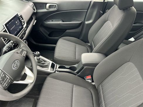 New 2026 Hyundai Venue SE image 18