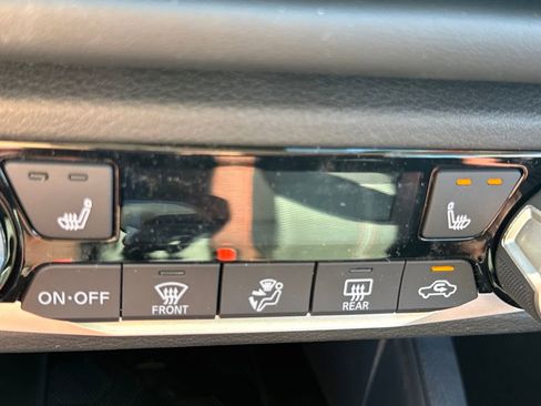 New 2025 Nissan Versa SR w/ Trunk Package image 21