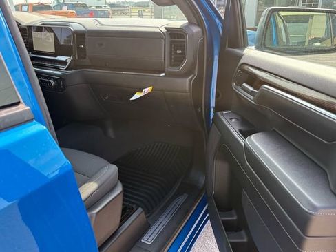 Used 2024 GMC Sierra 1500 Elevation image 25