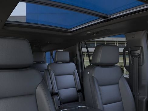 New 2026 Chevrolet Suburban Z71 w/ Comfort Package AWD/4WD image 24
