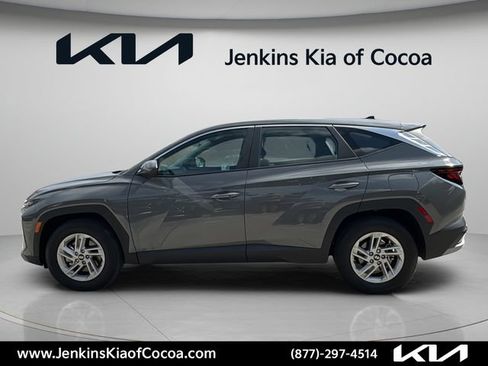 Used 2025 Hyundai Tucson SE FWD image 9