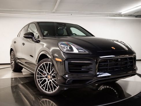 Certified 2023 Porsche Cayenne Coupe image 9