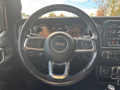 Used 2021 Jeep Wrangler Unlimited Sahara image 20