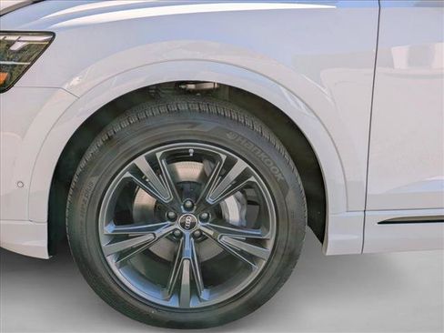 Used 2026 Audi Q8 Premium AWD/4WD image 10