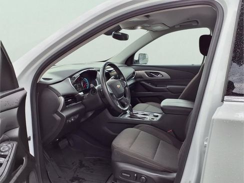 Used 2018 Chevrolet Traverse LT FWD image 18