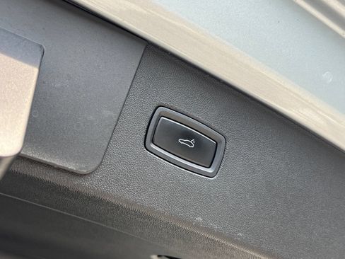 Certified 2023 Porsche Cayenne AWD/4WD image 22