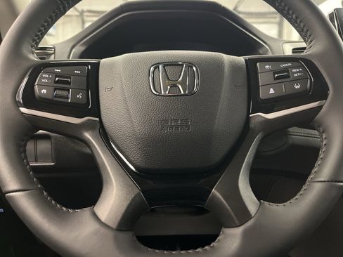 Used 2025 Honda Odyssey Touring image 15