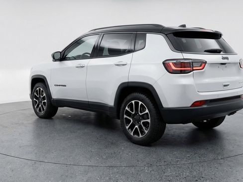 Used 2025 Jeep Compass Trailhawk w/ Trailer Tow Group AWD/4WD image 6