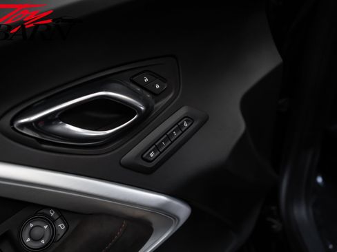 Used 2018 Chevrolet Camaro ZL1 RWD image 22