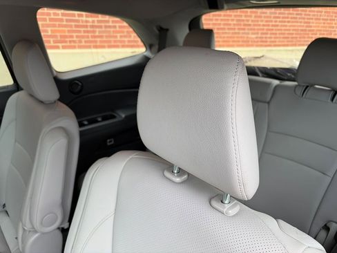 Used 2018 Honda Pilot Elite image 9