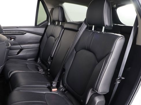 Used 2025 Honda Pilot Elite image 38