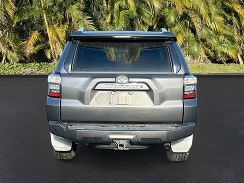 Used 2015 Toyota 4Runner SR5 image 6