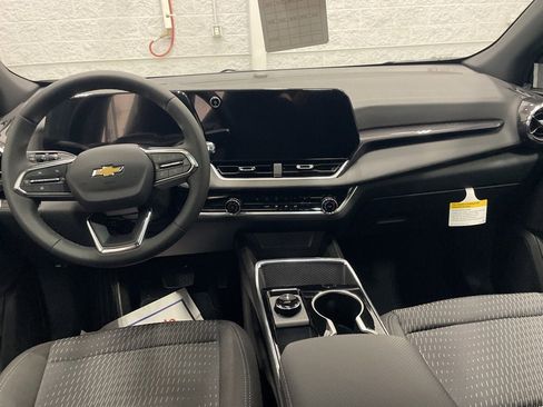 New 2026 Chevrolet Equinox LT w/ Safety and Technology Package image 11