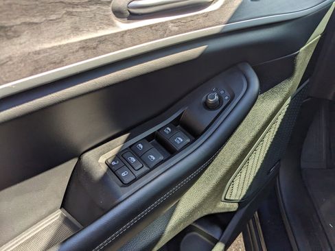 Used 2024 Jeep Grand Cherokee Limited 4xe image 10