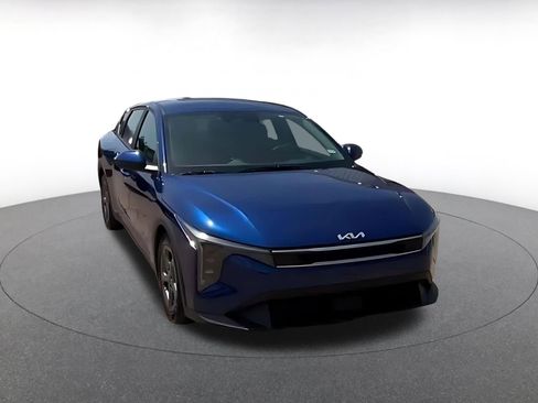 Used 2025 Kia K4 FWD image 3