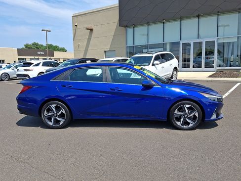 Certified 2023 Hyundai Elantra Limited FWD image 7