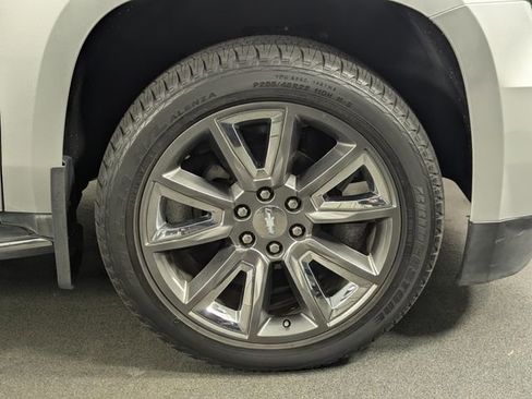 Used 2016 Chevrolet Suburban LTZ image 11