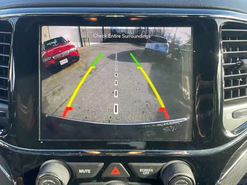 Used 2020 Jeep Grand Cherokee Limited w/ Premium Lighting Group image 22