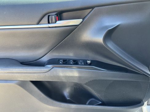 Used 2019 Toyota Camry XSE image 14