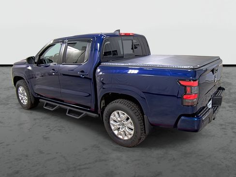 Used 2022 Nissan Frontier SV AWD/4WD image 2