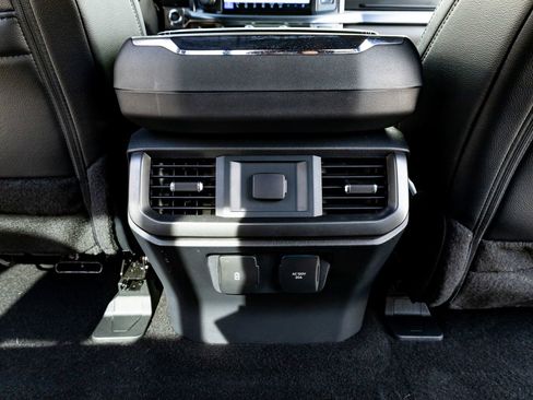 Used 2025 Ford F150 Lariat w/ Equipment Group 501A Mid image 32