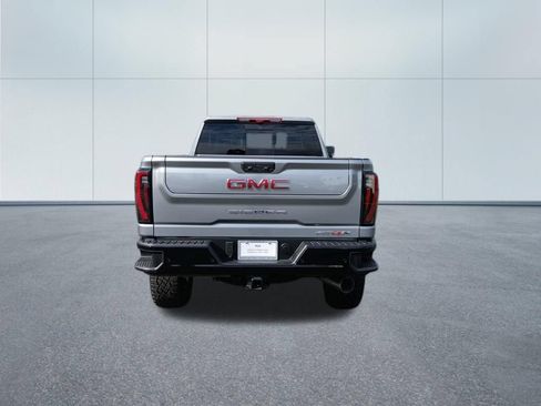 Used 2026 GMC Sierra 2500 AT4X AWD/4WD image 4