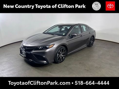 Used 2024 Toyota Camry SE w/ Cold Weather Package AWD/4WD image 7
