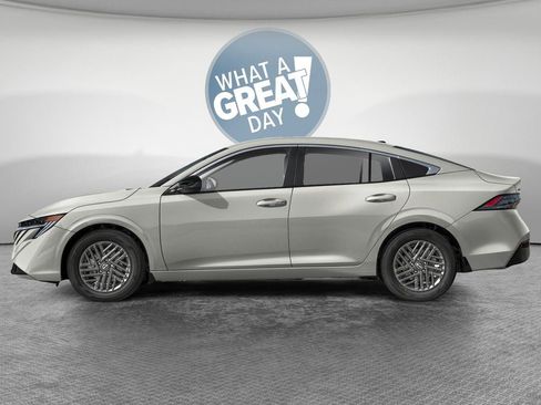 New 2026 Nissan Sentra SL w/ Floor Mat Package FWD image 2