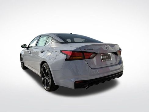 New 2025 Nissan Altima 2.5 SR image 3