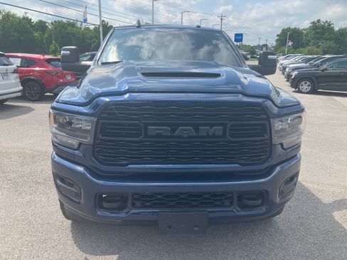 Used 2024 RAM 2500 Limited AWD/4WD image 2