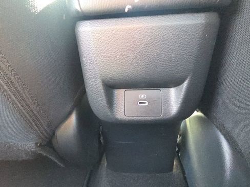 Used 2024 Nissan Versa SR FWD image 30