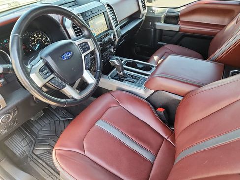 Used 2019 Ford F150 Platinum w/ Equipment Group 701A Luxury AWD/4WD image 8