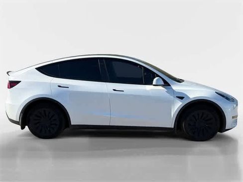 Used 2023 Tesla Model Y Long Range image 13