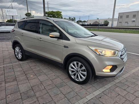 Used 2017 Ford Escape Titanium FWD image 4