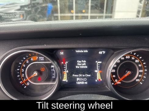 Used 2018 Jeep Wrangler Unlimited Sahara image 38