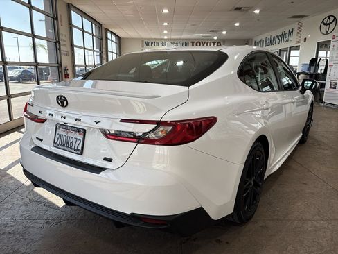 Used 2025 Toyota Camry SE w/ Convenience Package FWD image 2