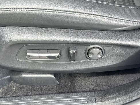 Used 2023 Honda CR-V EX-L image 18