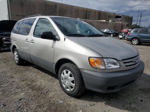 Used 2002 Toyota Sienna LE image 1