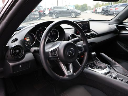 Used 2019 MAZDA MX-5 Miata RF Club RWD image 16