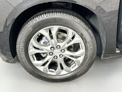 Used 2021 Buick Enclave Avenir w/ Avenir Technology Package FWD image 32