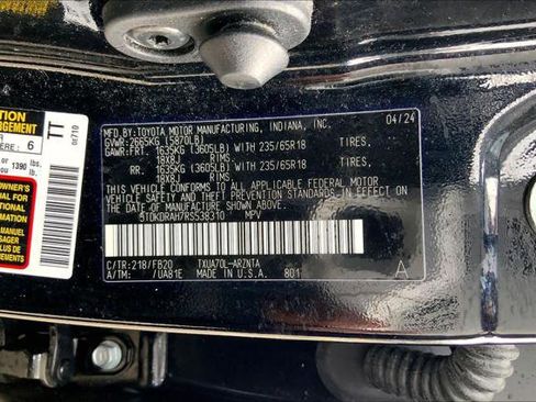 Certified 2024 Toyota Highlander LE image 36