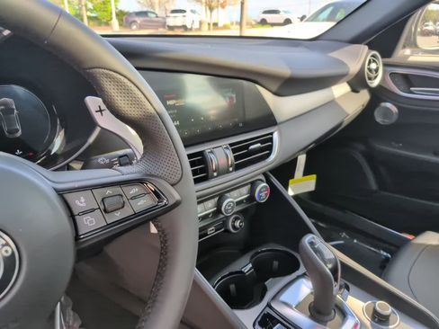 New 2026 Alfa Romeo Giulia AWD image 27