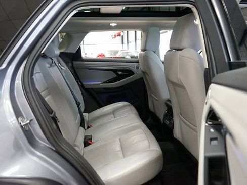 Used 2020 Land Rover Range Rover Evoque SE image 15