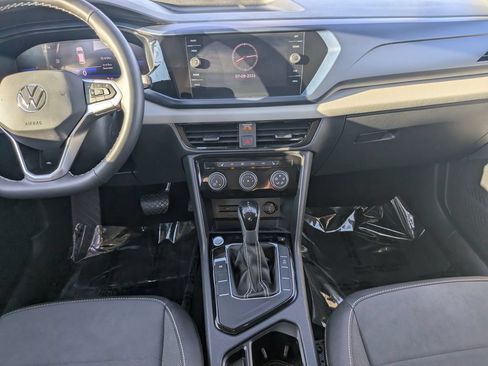 Certified 2023 Volkswagen Taos SE FWD image 14