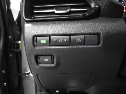 Used 2023 Nissan Sentra SR w/ Electronics Package FWD image 17