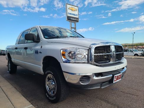 Used 2007 Dodge Ram 2500 Truck SLT w/ Light Group AWD/4WD image 2