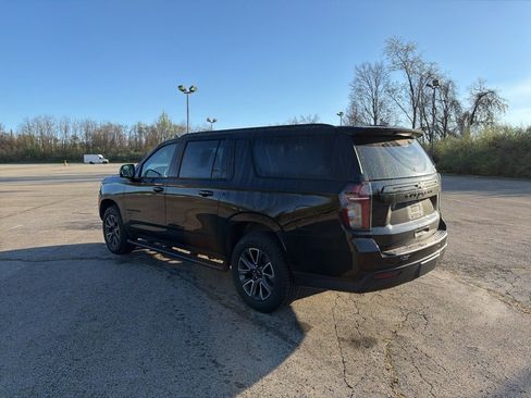 Used 2023 Chevrolet Suburban Z71 w/ Luxury Package image 5