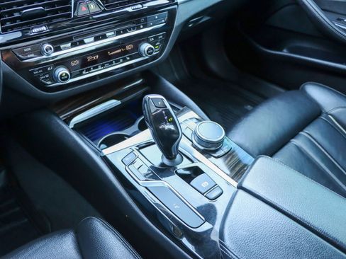 Used 2018 BMW 530i xDrive image 40