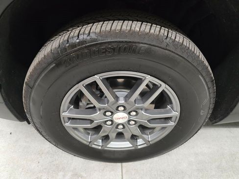 Used 2026 GMC Acadia Elevation FWD image 10
