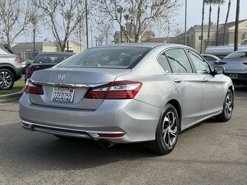 Used 2017 Honda Accord LX image 7